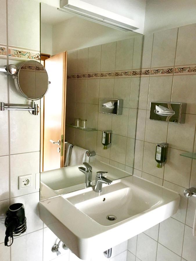 Alt Warburg Hotell Eksteriør bilde